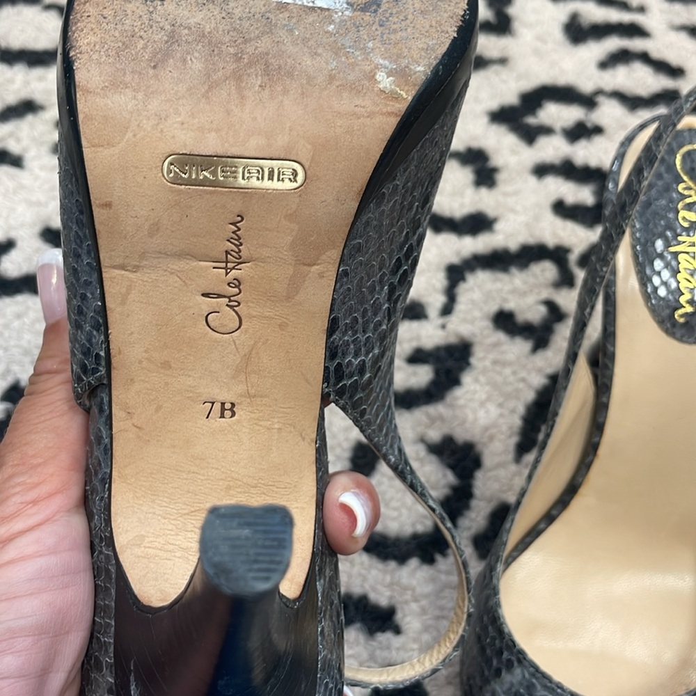 Cole Haan, 7, gray snake skin embossed leather peep toe sling back heel orig 260 - Picture 4 of 7